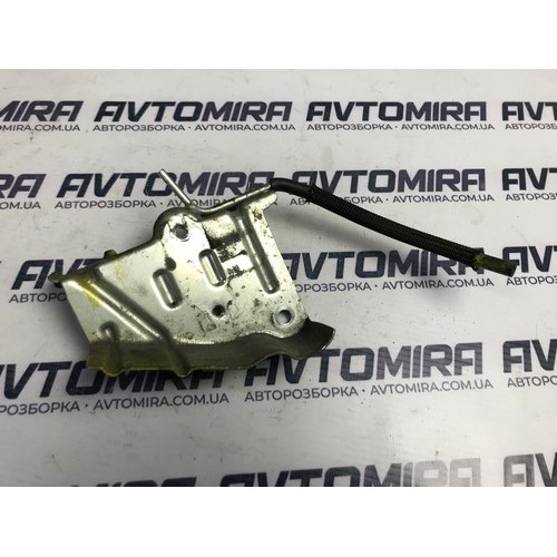 Кронштейн клапана турбіни Toyota Avensis T25 2.2 D-4D 2003-2008 2586126010